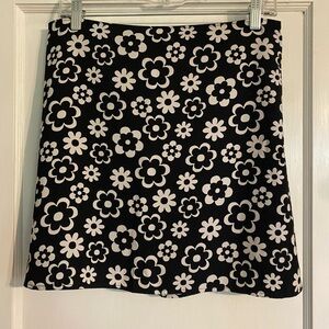 Hollister black and white ultra high-rise retro floral daisy pattern miniskirt L